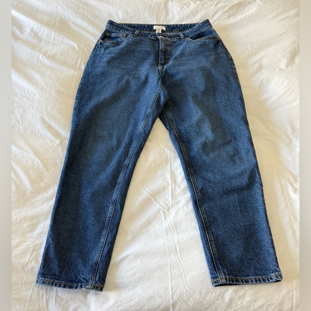 H&M | Women’s 12 (inseam 26”) Curvy Straight Leg Jeans